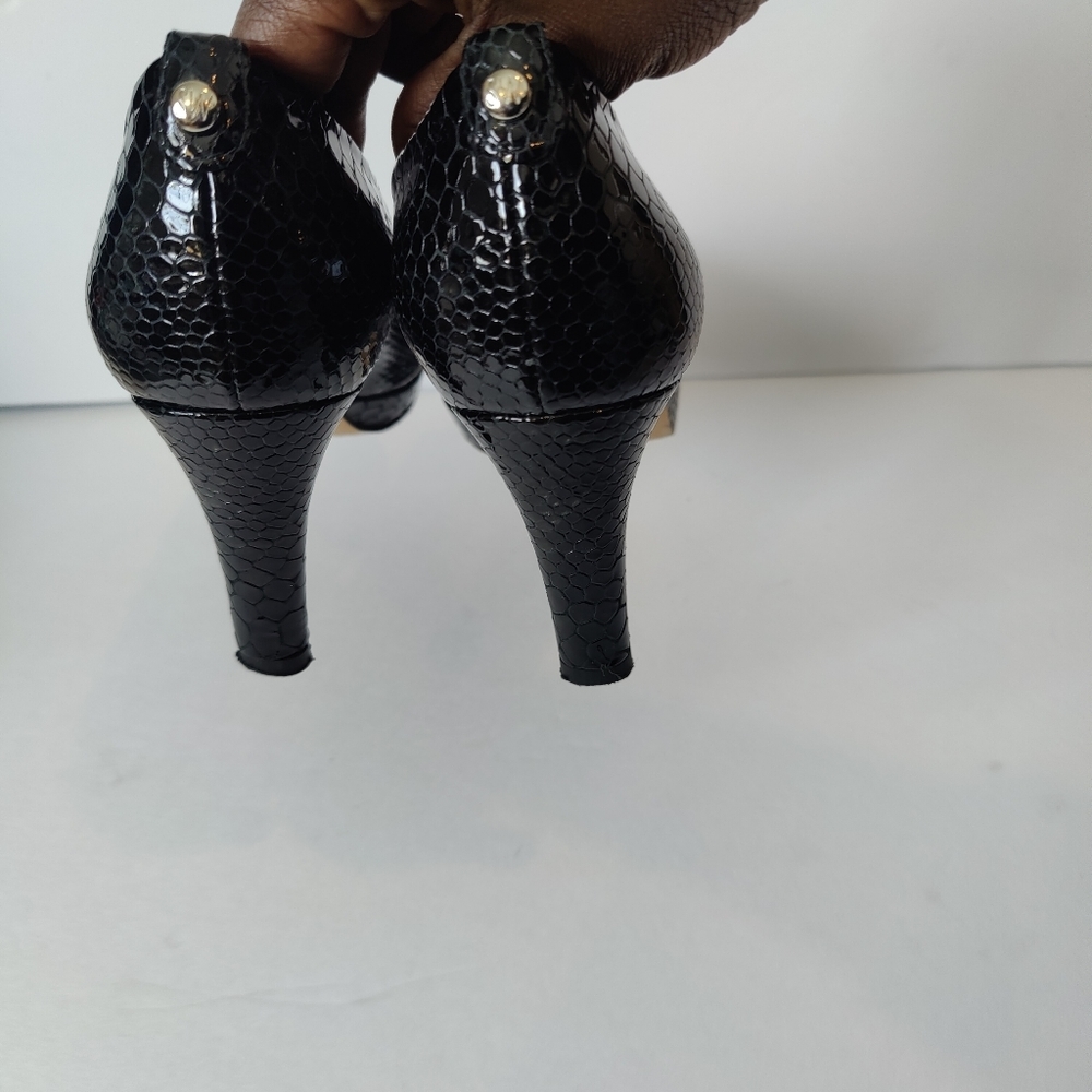 Stuart Weitzman patent leather peep toe heels - Picture 6 of 7